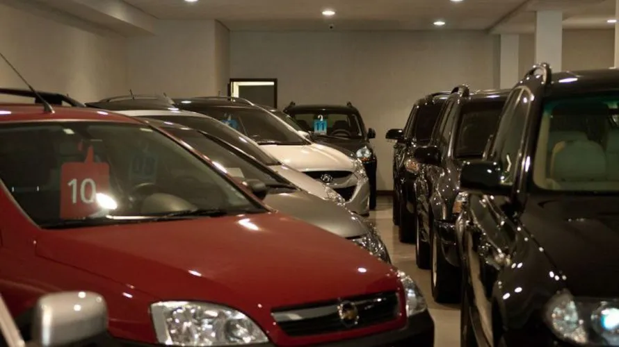 Venda de veículo a gasolina ou diesel pode ser proibida no Brasil em 2030
