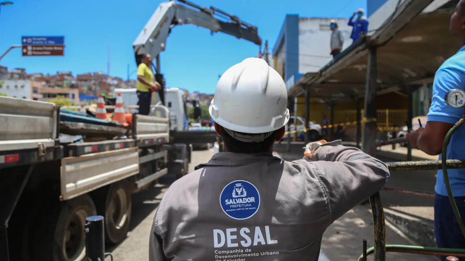 Passarelas na Avenida Bonocô passam por manutenção