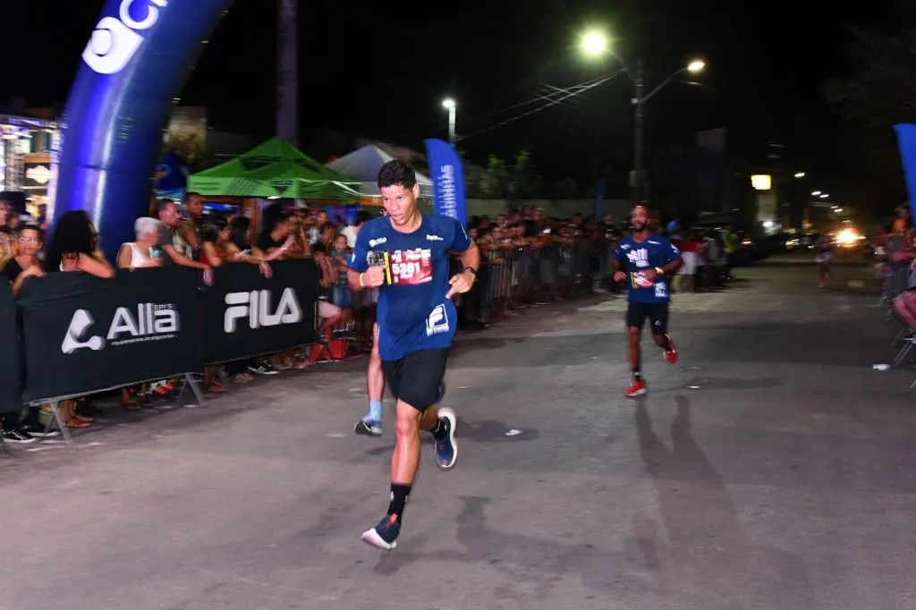 Alagoinhas Night Run atrai 800 atletas em sua corrida de rua
